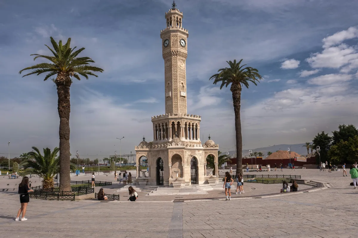 İzmir Emlak Fiyatları 2026: Satılık Ve Kiralık Konutlar Ne Kadar?